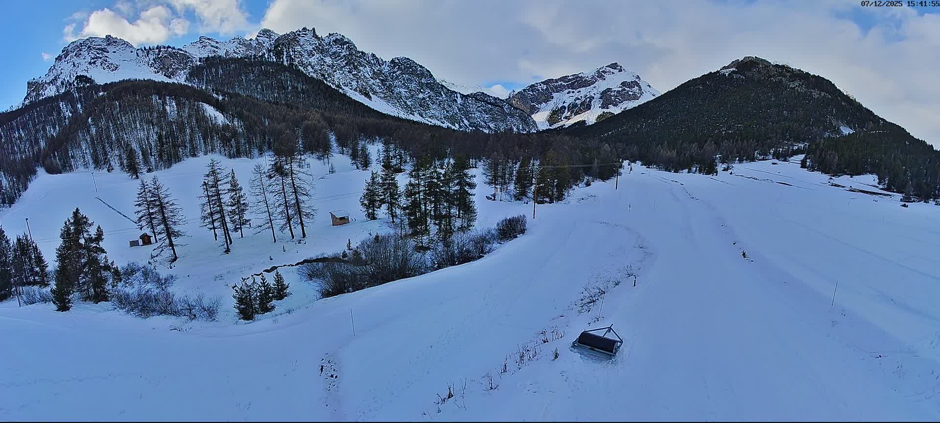 Arvieux Cross-Country Ski Center ( Foyer de ski de fond Arvieux) Live Cam - Brunissard, Arvieux, Briancon, Hautes-Alpes, Provence-Alpes-Cote d’Azur, France