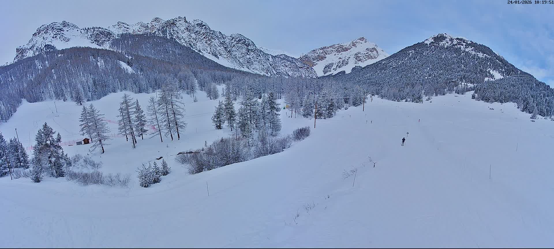 Arvieux Cross-Country Ski Center ( Foyer de ski de fond Arvieux) Live Cam - Brunissard, Arvieux, Briancon, Hautes-Alpes, Provence-Alpes-Cote d’Azur, France
