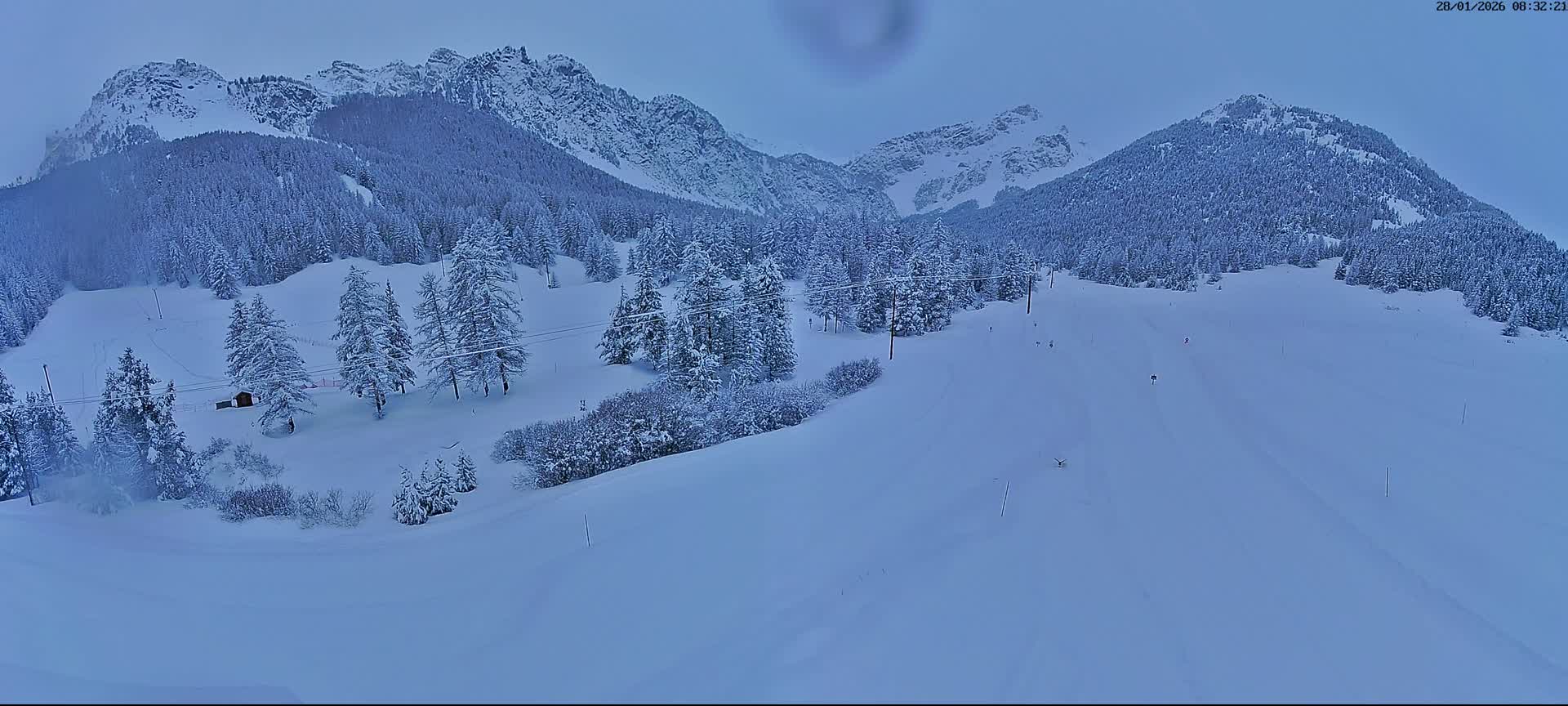 Arvieux Cross-Country Ski Center ( Foyer de ski de fond Arvieux) Live Cam - Brunissard, Arvieux, Briancon, Hautes-Alpes, Provence-Alpes-Cote d’Azur, France
