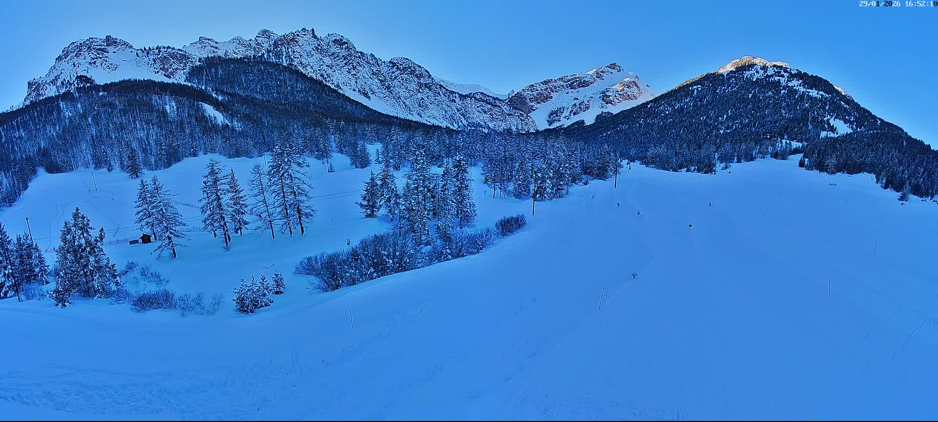 Arvieux Cross-Country Ski Center ( Foyer de ski de fond Arvieux) Live Cam - Brunissard, Arvieux, Briancon, Hautes-Alpes, Provence-Alpes-Cote d’Azur, France