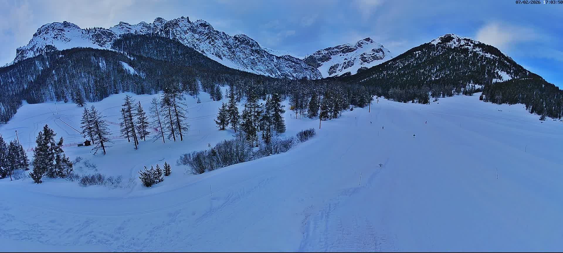 Arvieux Cross-Country Ski Center ( Foyer de ski de fond Arvieux) Live Cam - Brunissard, Arvieux, Briancon, Hautes-Alpes, Provence-Alpes-Cote d’Azur, France