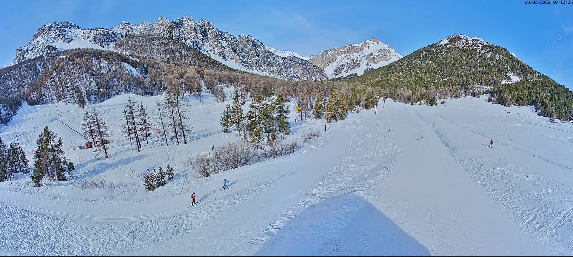 Arvieux Cross-Country Ski Center ( Foyer de ski de fond Arvieux) Live Cam - Brunissard, Arvieux, Briancon, Hautes-Alpes, Provence-Alpes-Cote d’Azur, France