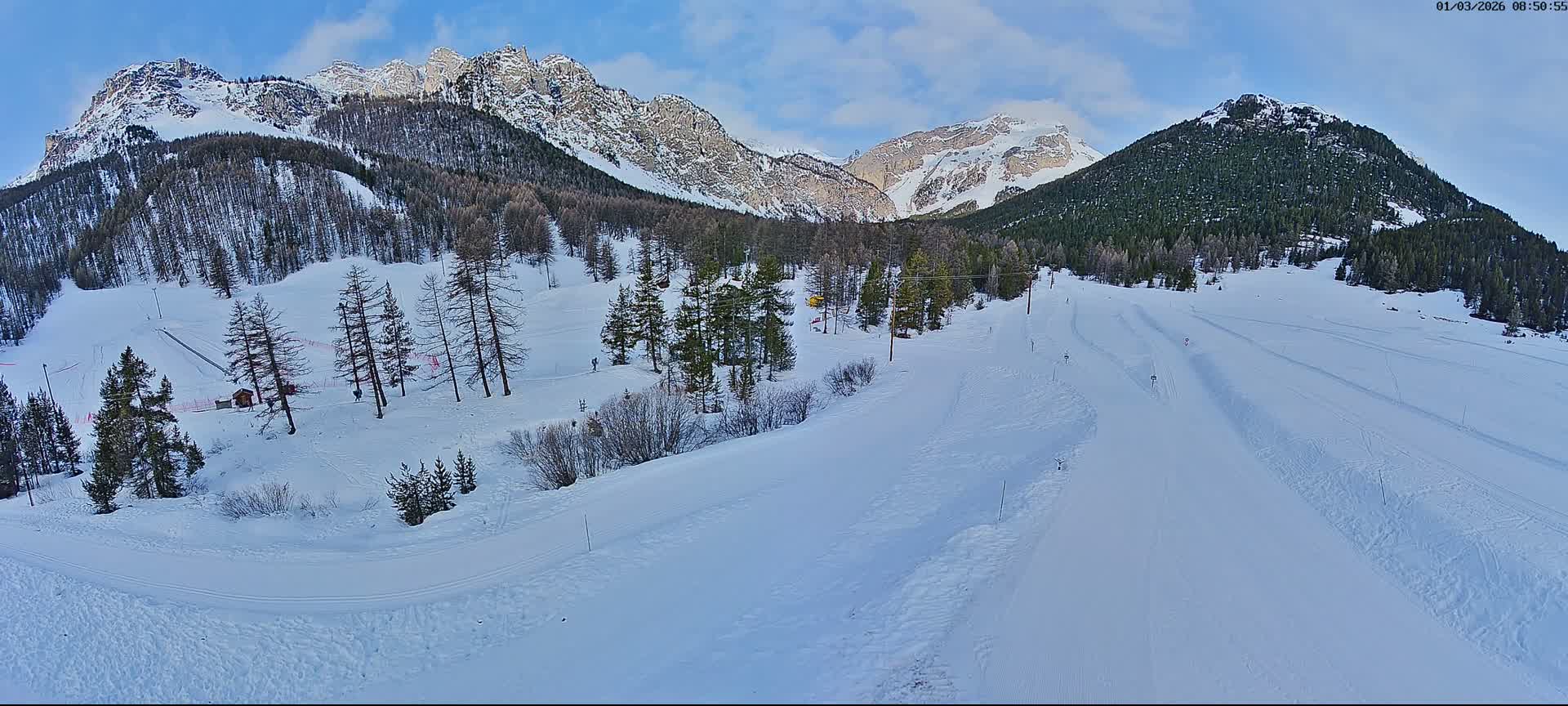 Arvieux Cross-Country Ski Center ( Foyer de ski de fond Arvieux) Live Cam - Brunissard, Arvieux, Briancon, Hautes-Alpes, Provence-Alpes-Cote d’Azur, France