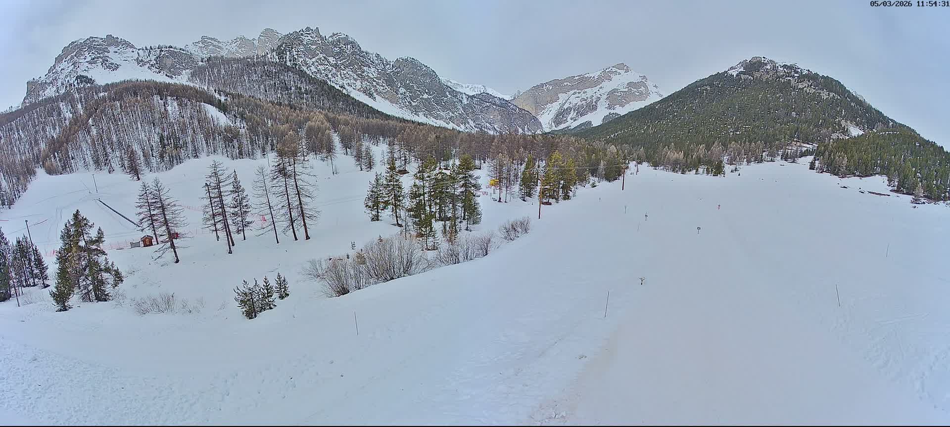 Arvieux Cross-Country Ski Center ( Foyer de ski de fond Arvieux) Live Cam - Brunissard, Arvieux, Briancon, Hautes-Alpes, Provence-Alpes-Cote d’Azur, France