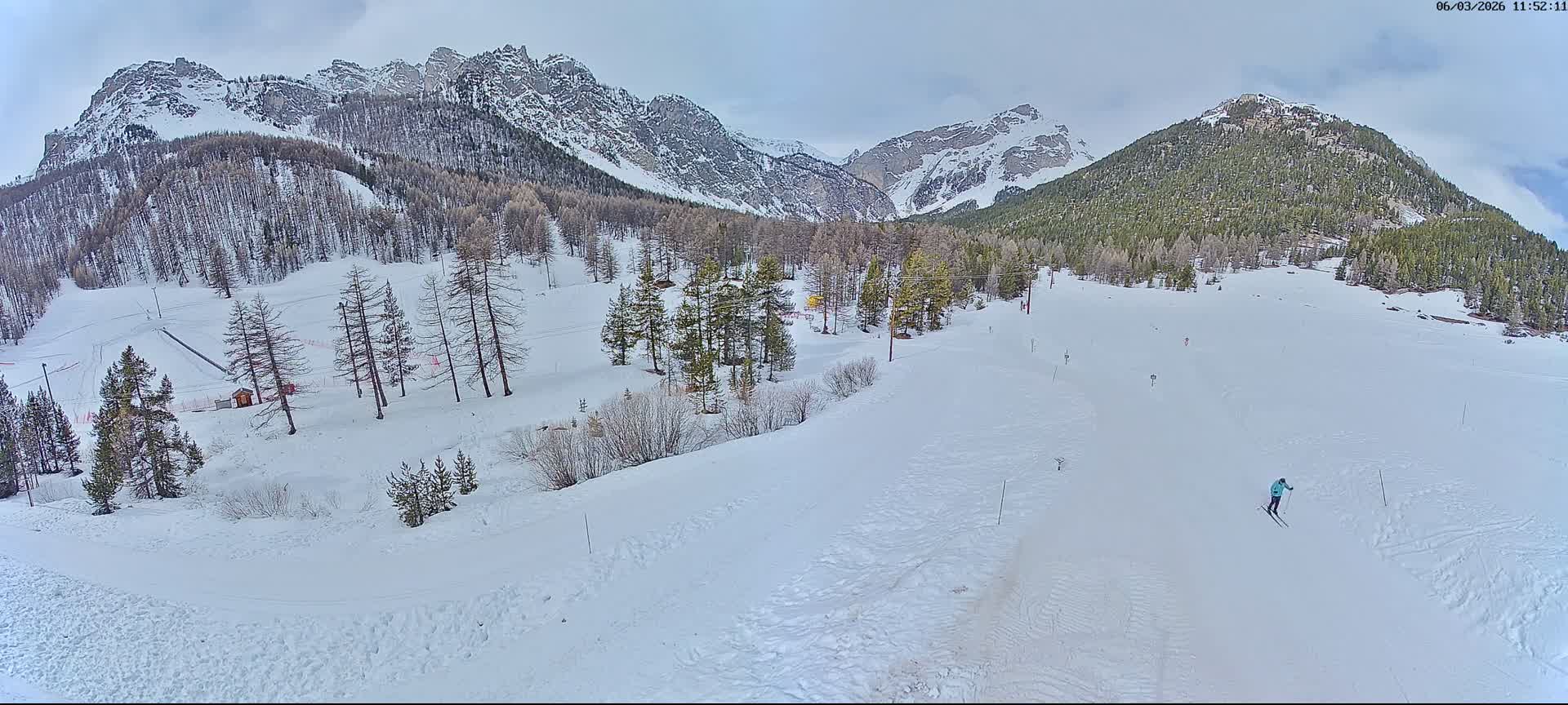 Arvieux Cross-Country Ski Center ( Foyer de ski de fond Arvieux) Live Cam - Brunissard, Arvieux, Briancon, Hautes-Alpes, Provence-Alpes-Cote d’Azur, France