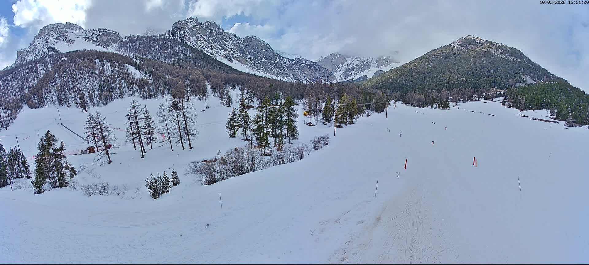 Arvieux Cross-Country Ski Center ( Foyer de ski de fond Arvieux) Live Cam - Brunissard, Arvieux, Briancon, Hautes-Alpes, Provence-Alpes-Cote d’Azur, France
