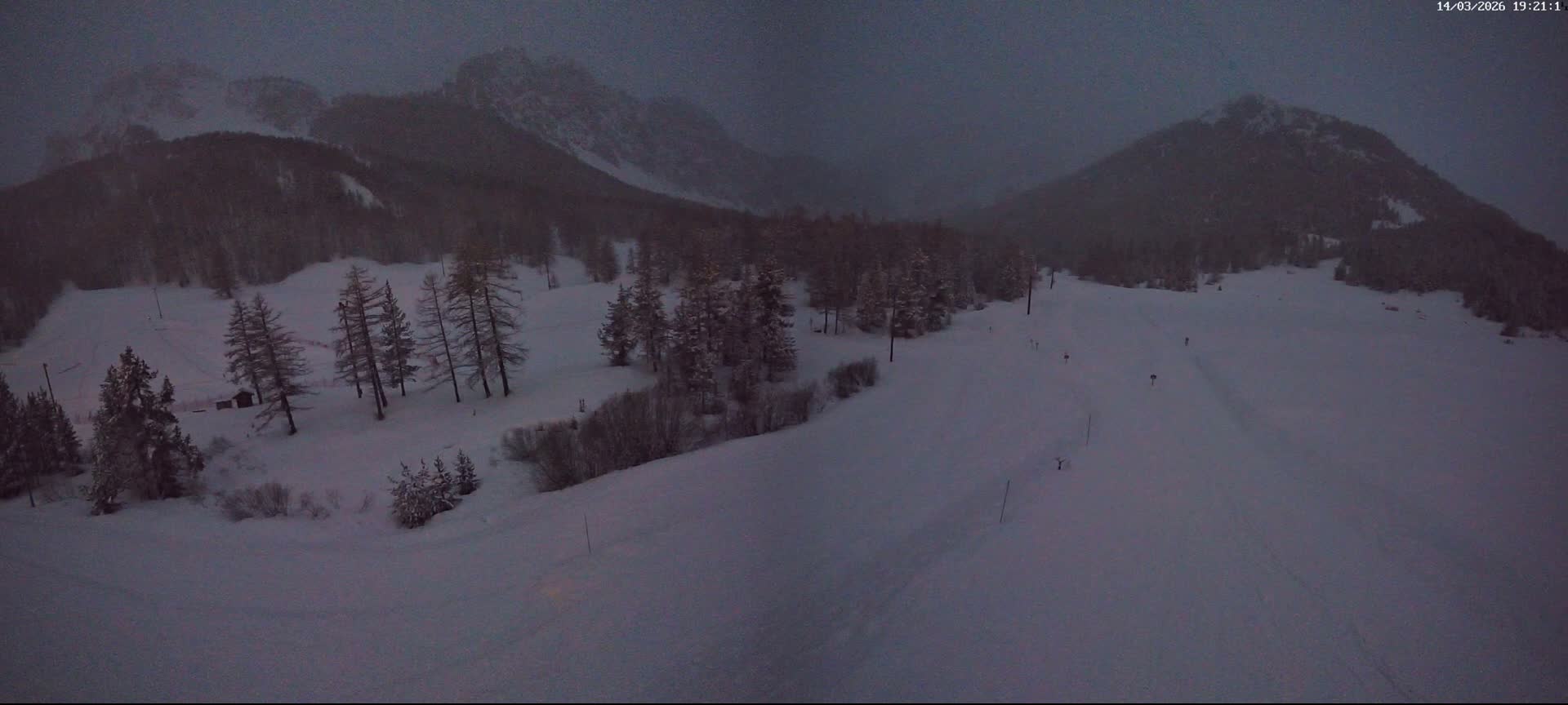 Arvieux Cross-Country Ski Center ( Foyer de ski de fond Arvieux) Live Cam - Brunissard, Arvieux, Briancon, Hautes-Alpes, Provence-Alpes-Cote d’Azur, France