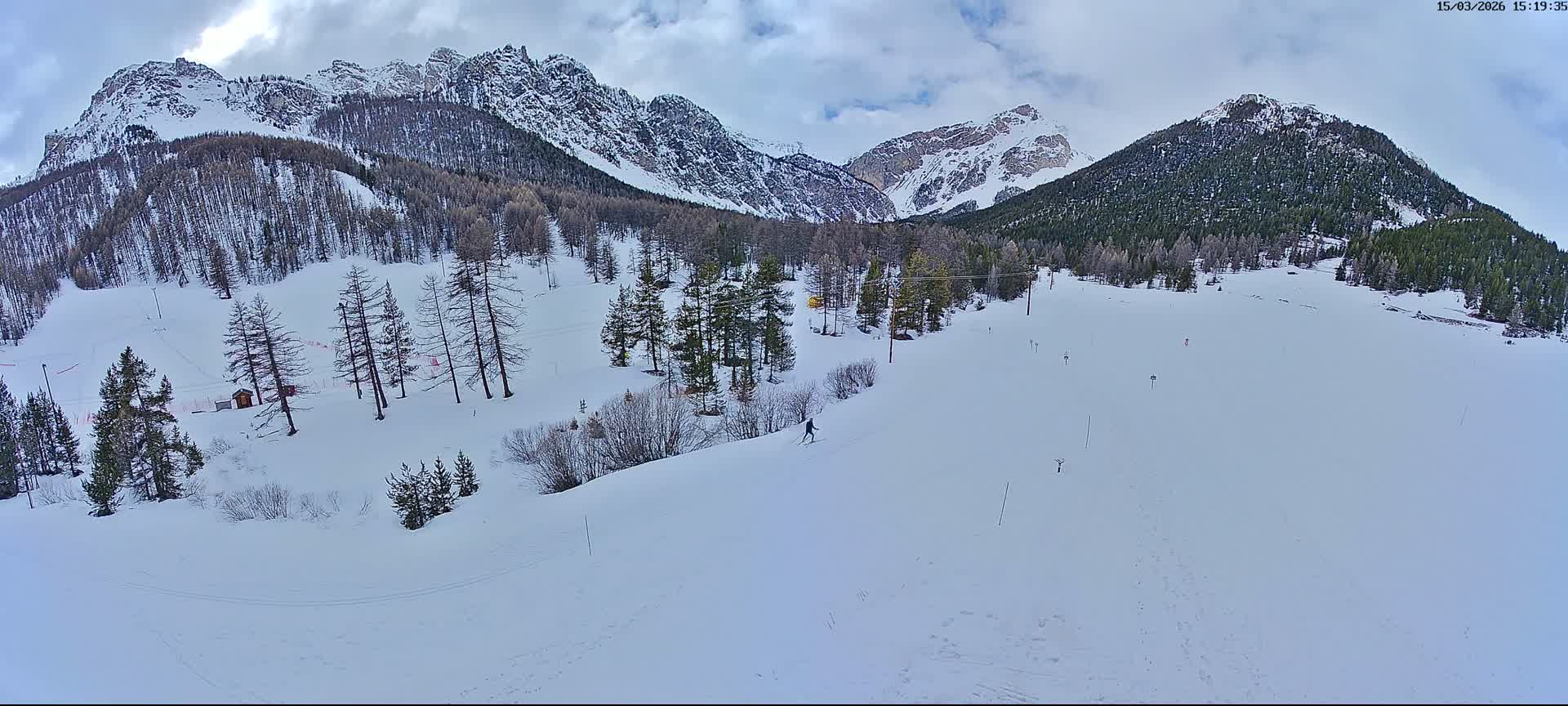 Arvieux Cross-Country Ski Center ( Foyer de ski de fond Arvieux) Live Cam - Brunissard, Arvieux, Briancon, Hautes-Alpes, Provence-Alpes-Cote d’Azur, France