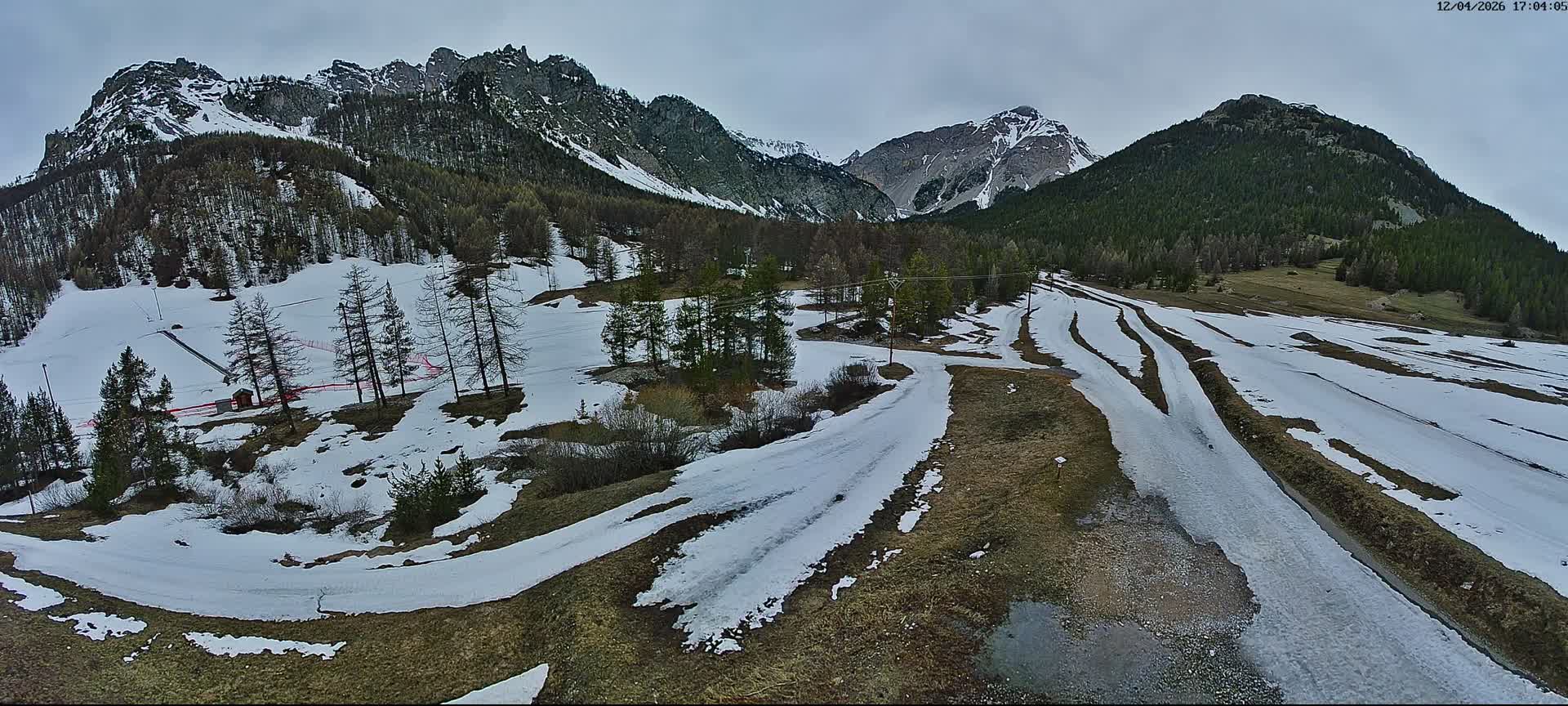 Arvieux Cross-Country Ski Center ( Foyer de ski de fond Arvieux) Live Cam - Brunissard, Arvieux, Briancon, Hautes-Alpes, Provence-Alpes-Cote d’Azur, France