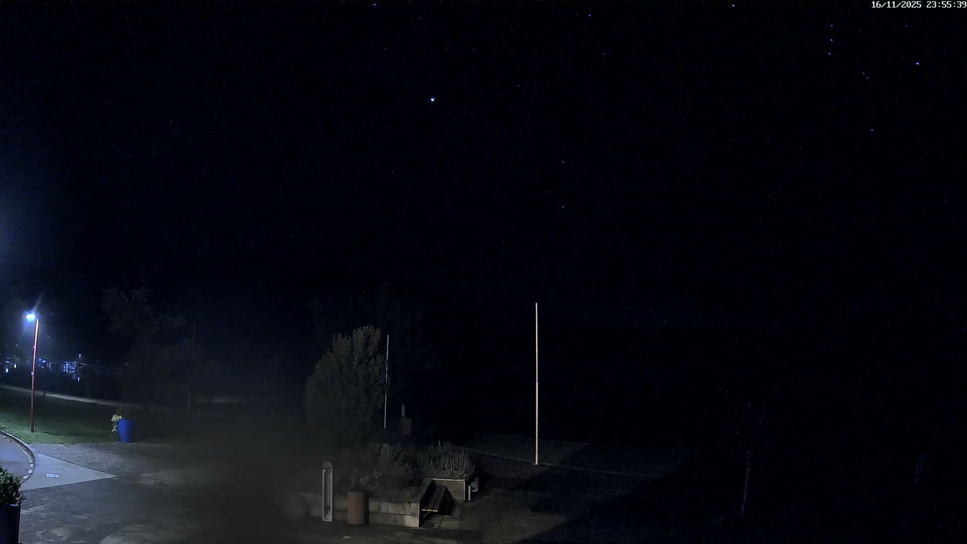 Montalieu-Vercieu, Vallée Bleue Base de Loisirs Leisure Park & Le Rhone River View Live Cam - Montalieu, Montalieu-Vercieu, La Tour-du-Pin, Isère, Auvergne-Rhône-Alpes, France