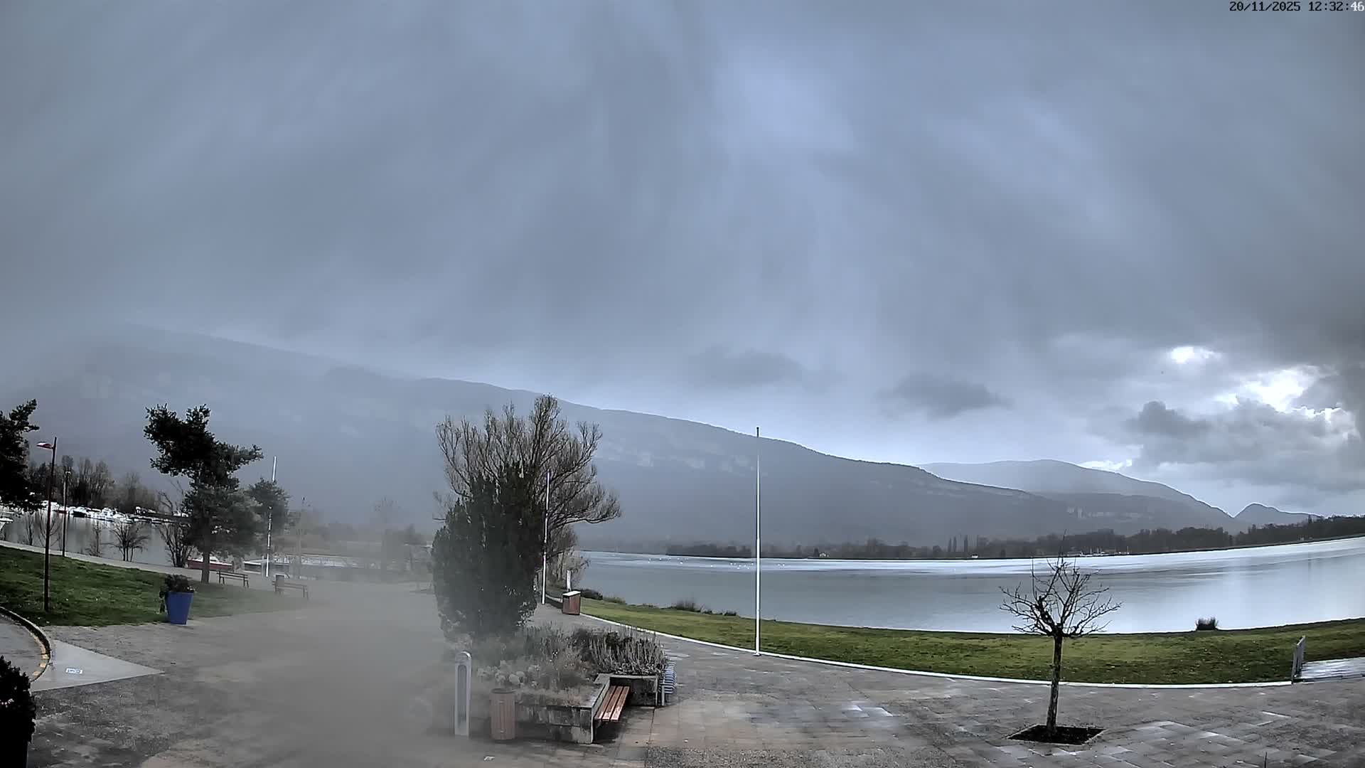 Montalieu-Vercieu, Vallée Bleue Base de Loisirs Leisure Park & Le Rhone River View Live Cam - Montalieu, Montalieu-Vercieu, La Tour-du-Pin, Isère, Auvergne-Rhône-Alpes, France