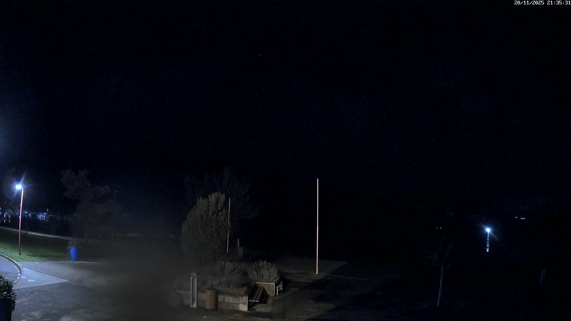 Montalieu-Vercieu, Vallée Bleue Base de Loisirs Leisure Park & Le Rhone River View Live Cam - Montalieu, Montalieu-Vercieu, La Tour-du-Pin, Isère, Auvergne-Rhône-Alpes, France