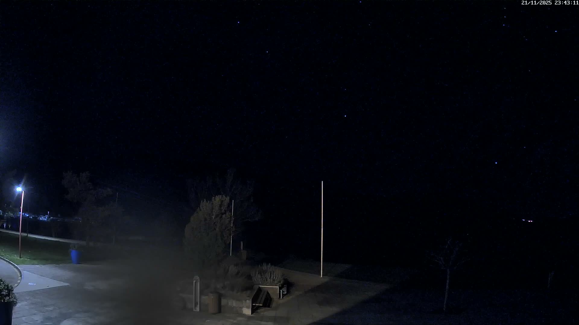 Montalieu-Vercieu, Vallée Bleue Base de Loisirs Leisure Park & Le Rhone River View Live Cam - Montalieu, Montalieu-Vercieu, La Tour-du-Pin, Isère, Auvergne-Rhône-Alpes, France