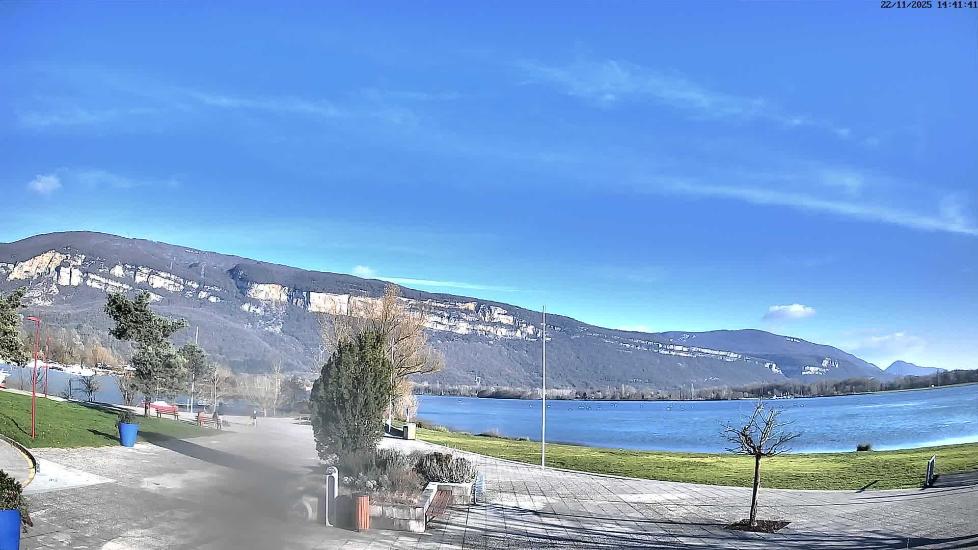 Montalieu-Vercieu, Vallée Bleue Base de Loisirs Leisure Park & Le Rhone River View Live Cam - Montalieu, Montalieu-Vercieu, La Tour-du-Pin, Isère, Auvergne-Rhône-Alpes, France