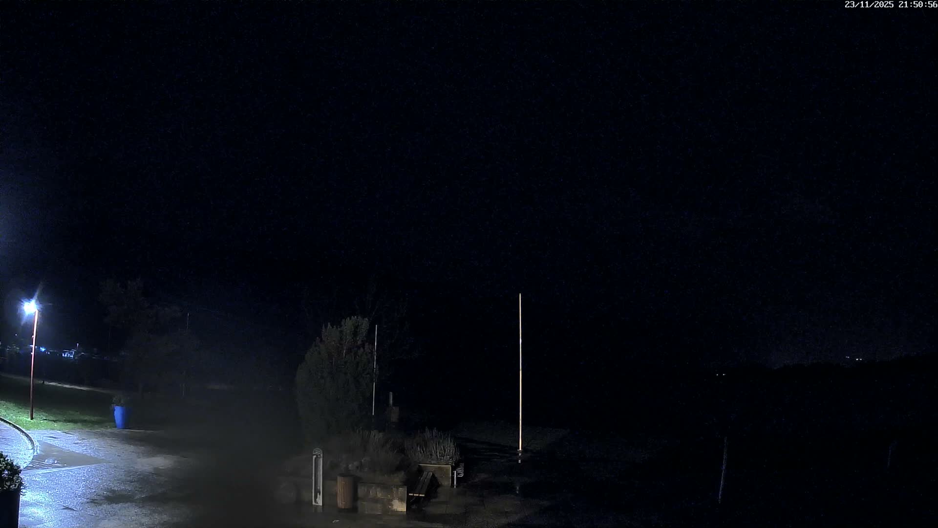 Montalieu-Vercieu, Vallée Bleue Base de Loisirs Leisure Park & Le Rhone River View Live Cam - Montalieu, Montalieu-Vercieu, La Tour-du-Pin, Isère, Auvergne-Rhône-Alpes, France