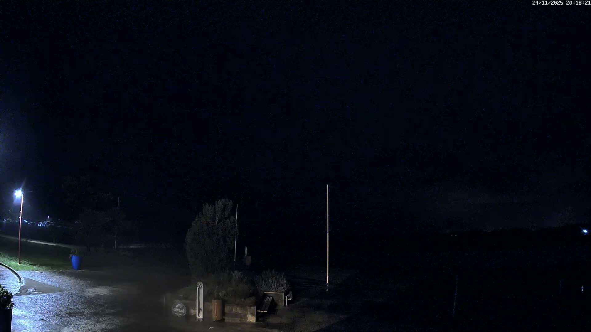 Montalieu-Vercieu, Vallée Bleue Base de Loisirs Leisure Park & Le Rhone River View Live Cam - Montalieu, Montalieu-Vercieu, La Tour-du-Pin, Isère, Auvergne-Rhône-Alpes, France