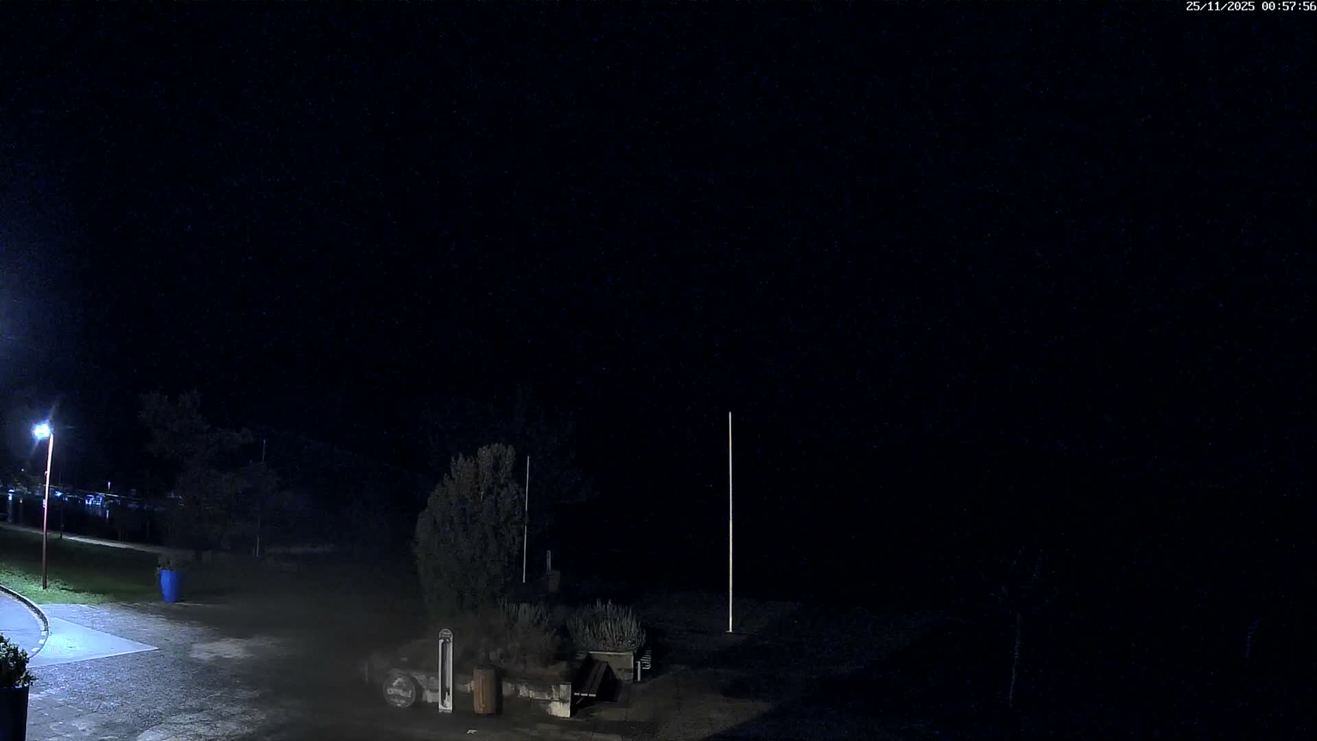 Montalieu-Vercieu, Vallée Bleue Base de Loisirs Leisure Park & Le Rhone River View Live Cam - Montalieu, Montalieu-Vercieu, La Tour-du-Pin, Isère, Auvergne-Rhône-Alpes, France