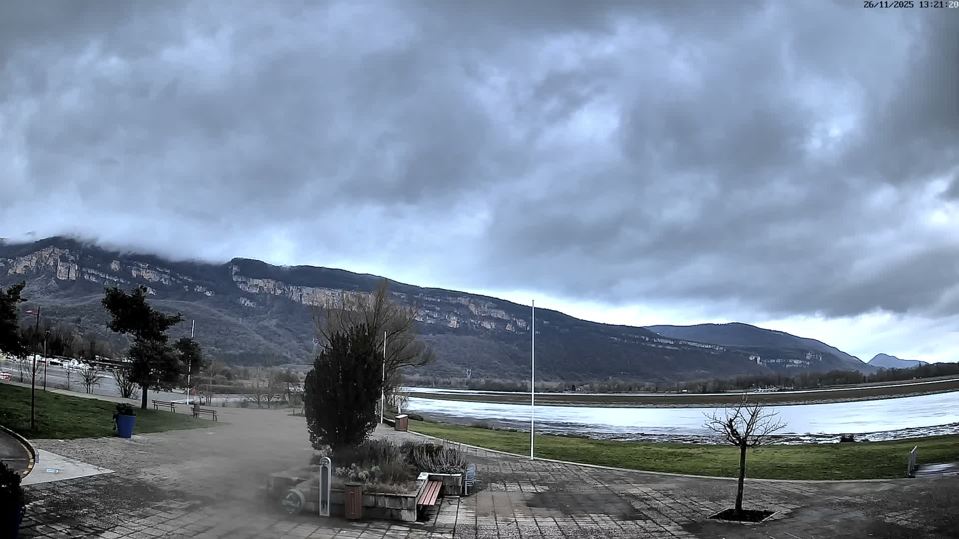 Montalieu-Vercieu, Vallée Bleue Base de Loisirs Leisure Park & Le Rhone River View Live Cam - Montalieu, Montalieu-Vercieu, La Tour-du-Pin, Isère, Auvergne-Rhône-Alpes, France