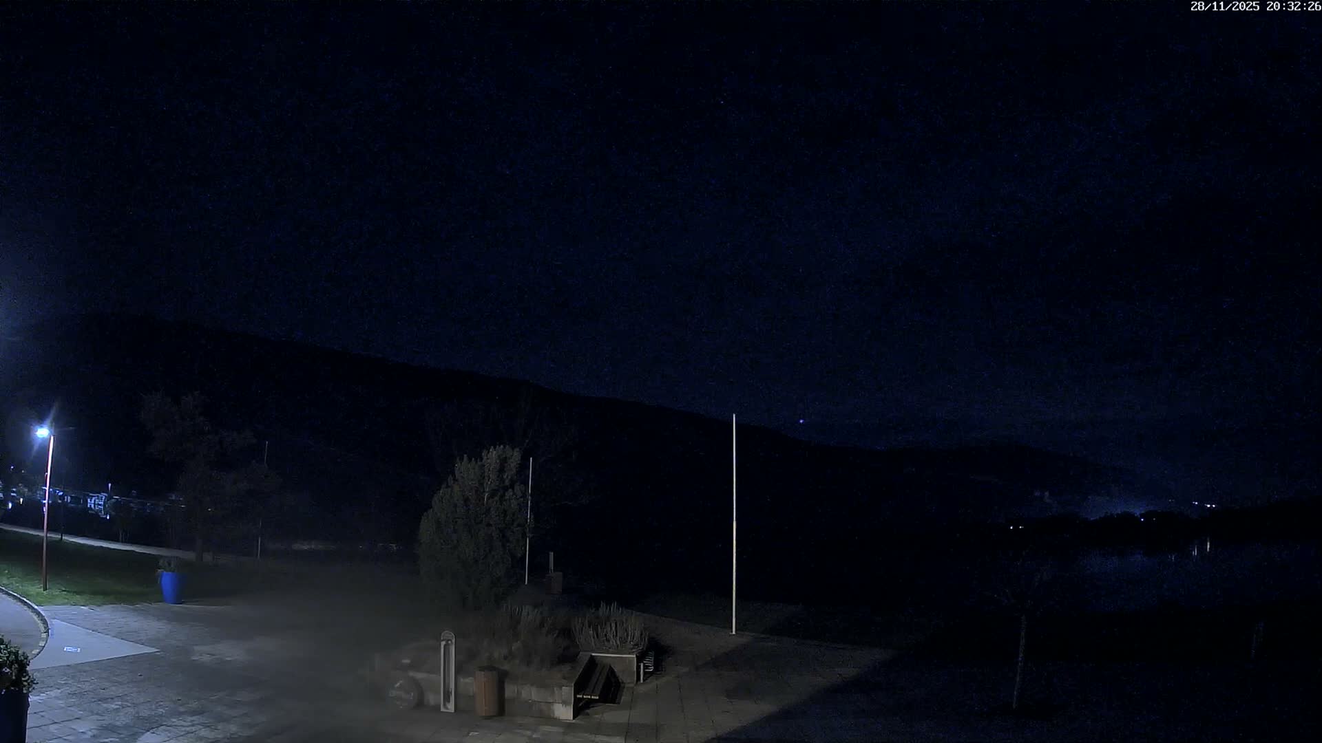 Montalieu-Vercieu, Vallée Bleue Base de Loisirs Leisure Park & Le Rhone River View Live Cam - Montalieu, Montalieu-Vercieu, La Tour-du-Pin, Isère, Auvergne-Rhône-Alpes, France