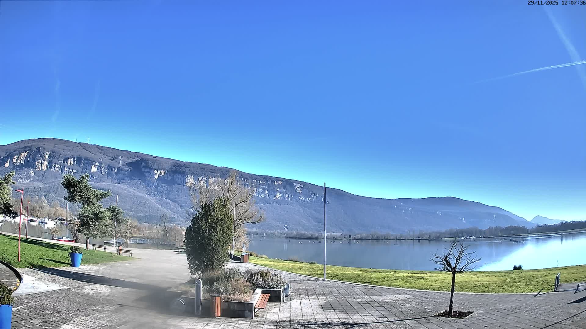 Montalieu-Vercieu, Vallée Bleue Base de Loisirs Leisure Park & Le Rhone River View Live Cam - Montalieu, Montalieu-Vercieu, La Tour-du-Pin, Isère, Auvergne-Rhône-Alpes, France