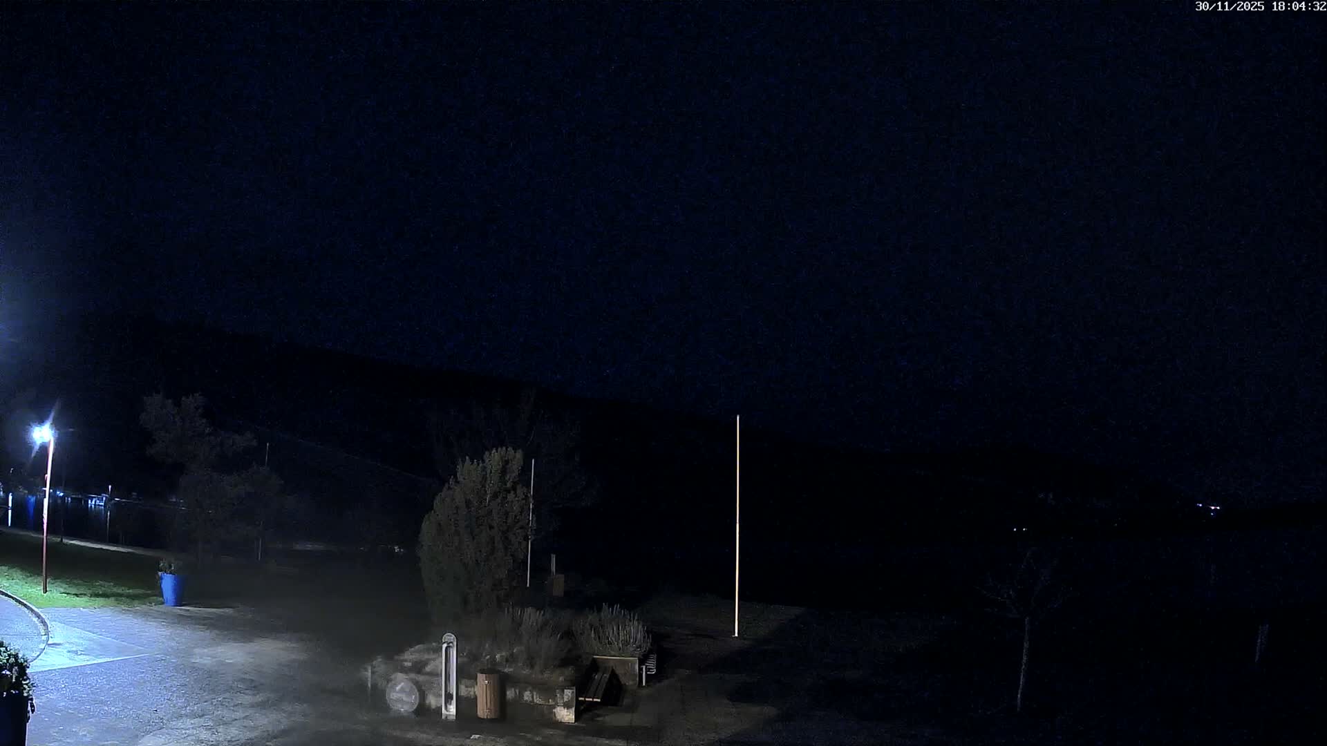 Montalieu-Vercieu, Vallée Bleue Base de Loisirs Leisure Park & Le Rhone River View Live Cam - Montalieu, Montalieu-Vercieu, La Tour-du-Pin, Isère, Auvergne-Rhône-Alpes, France