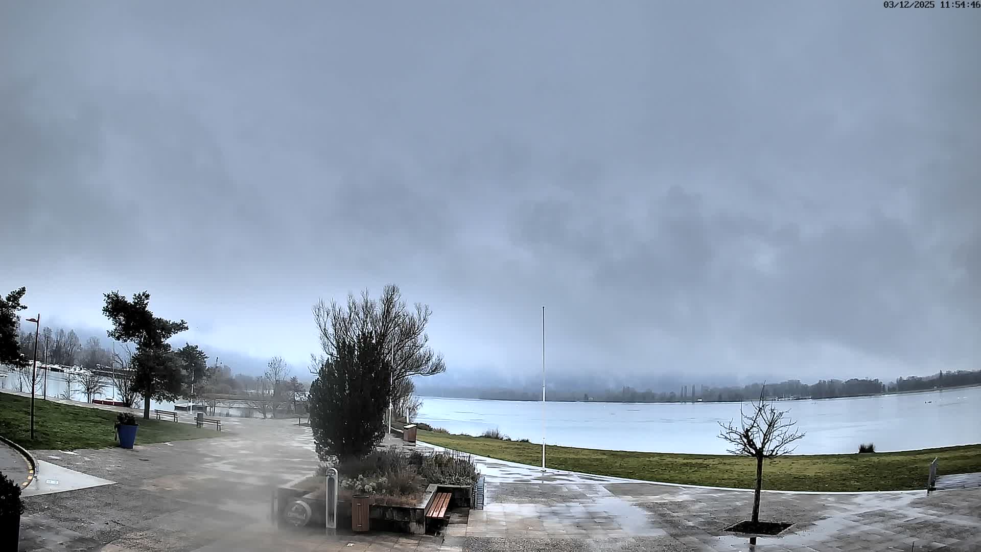 Montalieu-Vercieu, Vallée Bleue Base de Loisirs Leisure Park & Le Rhone River View Live Cam - Montalieu, Montalieu-Vercieu, La Tour-du-Pin, Isère, Auvergne-Rhône-Alpes, France