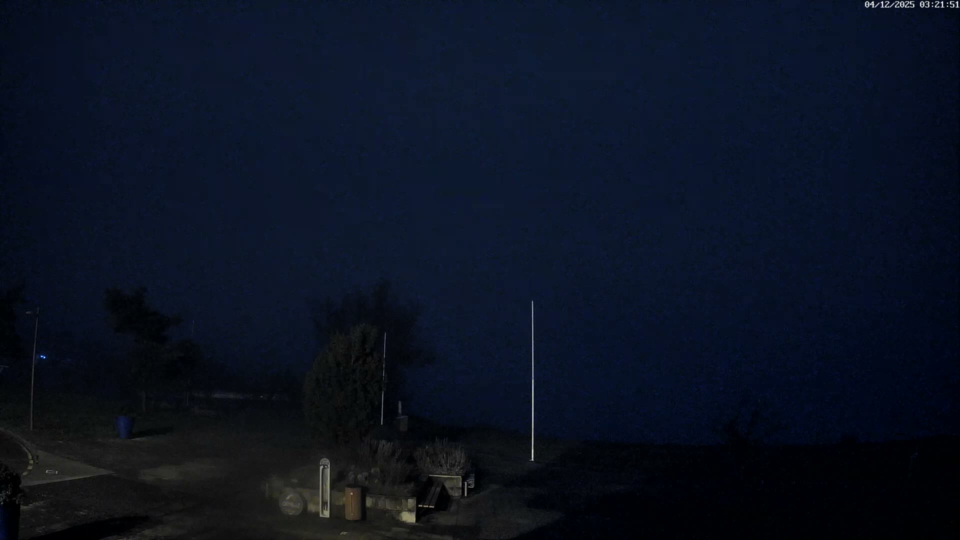 Montalieu-Vercieu, Vallée Bleue Base de Loisirs Leisure Park & Le Rhone River View Live Cam - Montalieu, Montalieu-Vercieu, La Tour-du-Pin, Isère, Auvergne-Rhône-Alpes, France