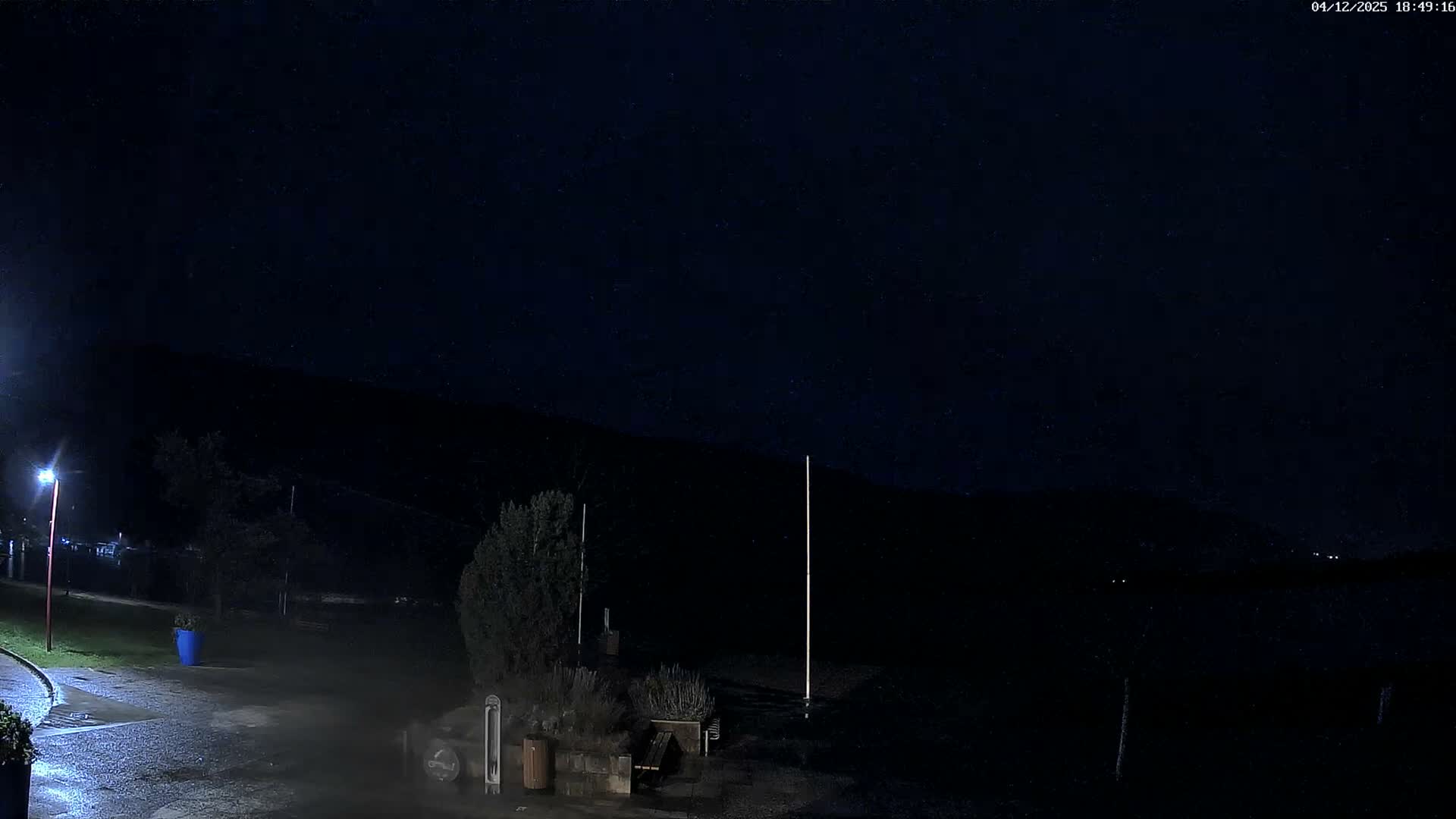 Montalieu-Vercieu, Vallée Bleue Base de Loisirs Leisure Park & Le Rhone River View Live Cam - Montalieu, Montalieu-Vercieu, La Tour-du-Pin, Isère, Auvergne-Rhône-Alpes, France
