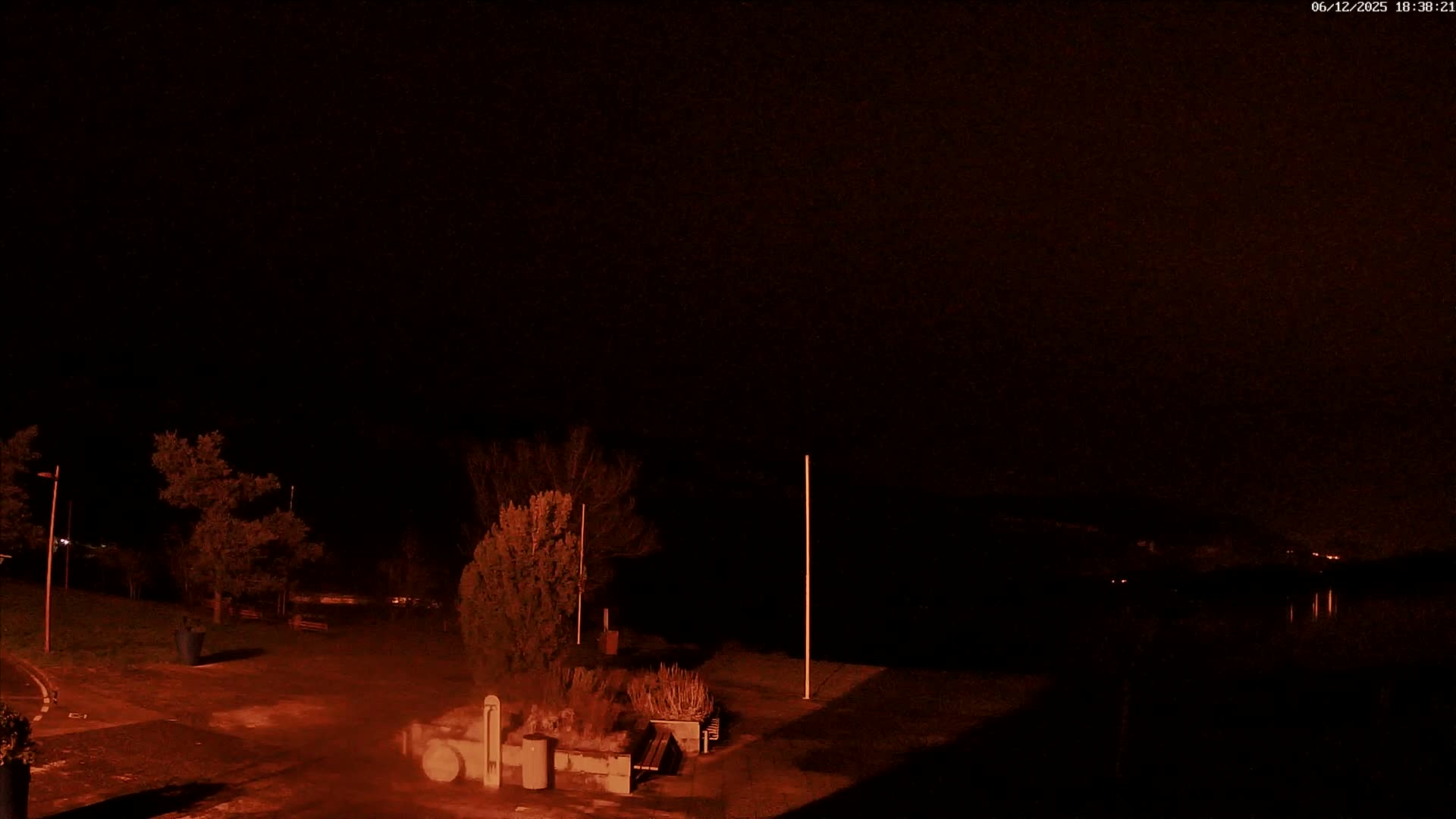 Montalieu-Vercieu, Vallée Bleue Base de Loisirs Leisure Park & Le Rhone River View Live Cam - Montalieu, Montalieu-Vercieu, La Tour-du-Pin, Isère, Auvergne-Rhône-Alpes, France