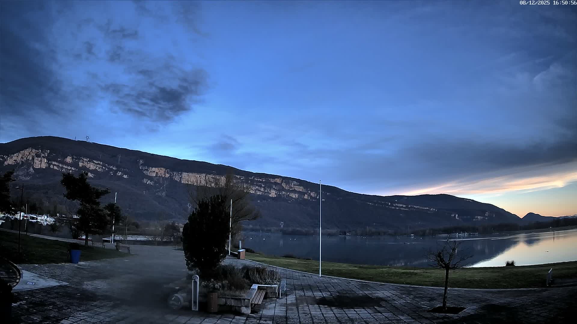 Montalieu-Vercieu, Vallée Bleue Base de Loisirs Leisure Park & Le Rhone River View Live Cam - Montalieu, Montalieu-Vercieu, La Tour-du-Pin, Isère, Auvergne-Rhône-Alpes, France