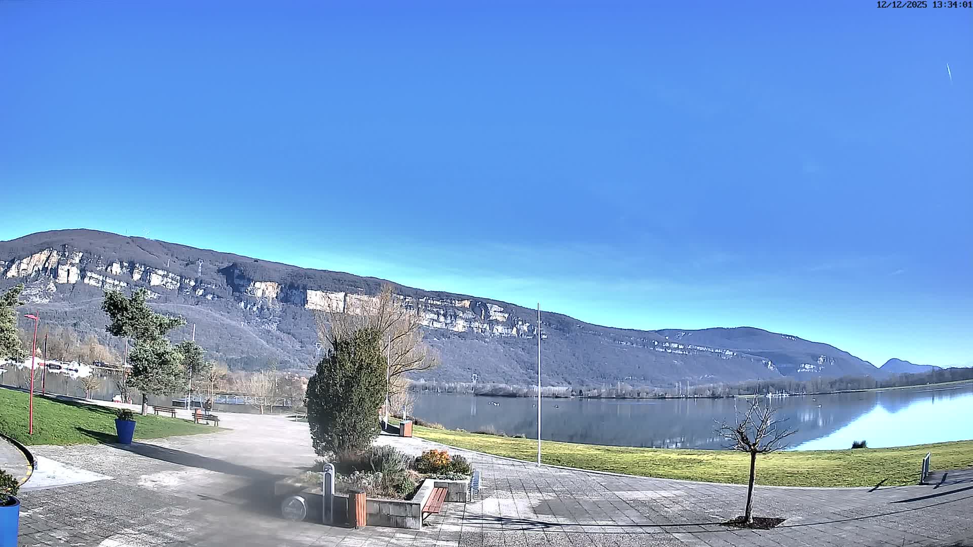 Montalieu-Vercieu, Vallée Bleue Base de Loisirs Leisure Park & Le Rhone River View Live Cam - Montalieu, Montalieu-Vercieu, La Tour-du-Pin, Isère, Auvergne-Rhône-Alpes, France