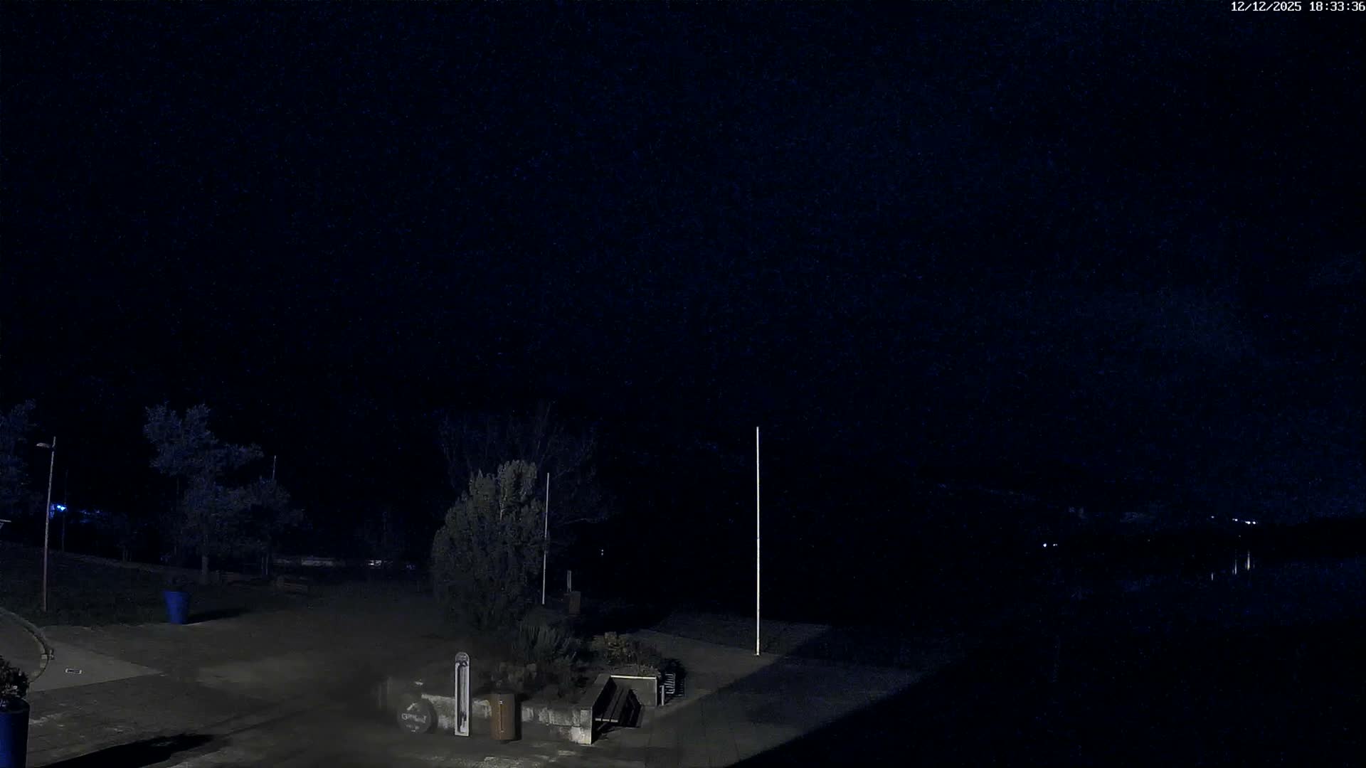 Montalieu-Vercieu, Vallée Bleue Base de Loisirs Leisure Park & Le Rhone River View Live Cam - Montalieu, Montalieu-Vercieu, La Tour-du-Pin, Isère, Auvergne-Rhône-Alpes, France