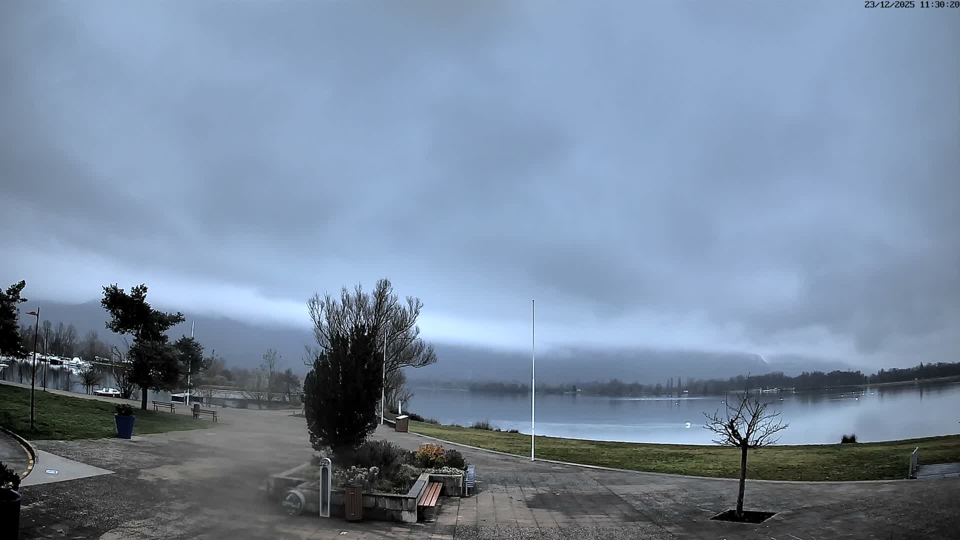 Montalieu-Vercieu, Vallée Bleue Base de Loisirs Leisure Park & Le Rhone River View Live Cam - Montalieu, Montalieu-Vercieu, La Tour-du-Pin, Isère, Auvergne-Rhône-Alpes, France