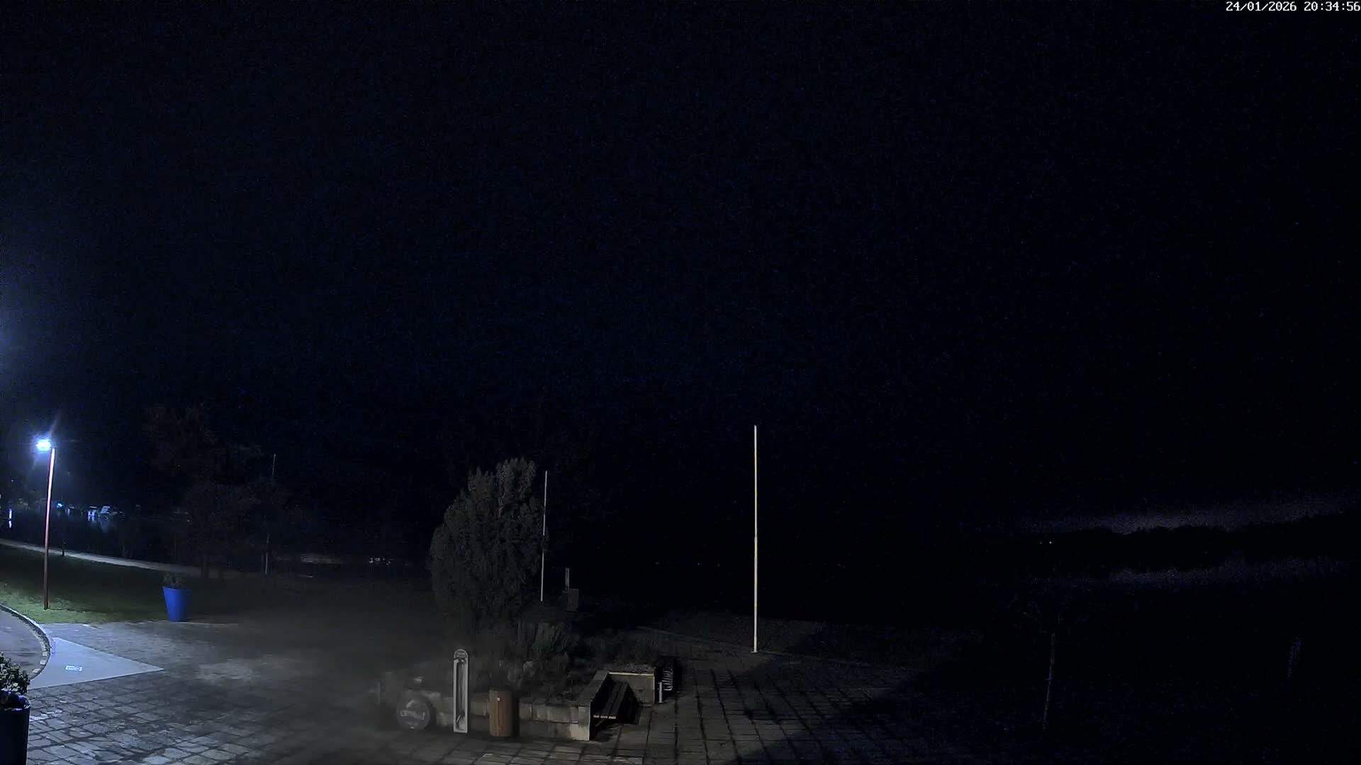 Montalieu-Vercieu, Vallée Bleue Base de Loisirs Leisure Park & Le Rhone River View Live Cam - Montalieu, Montalieu-Vercieu, La Tour-du-Pin, Isère, Auvergne-Rhône-Alpes, France