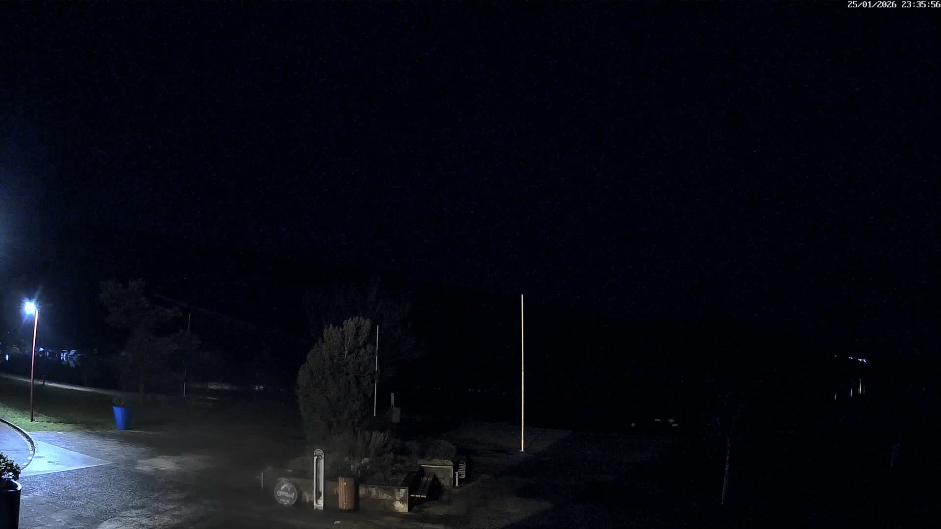Montalieu-Vercieu, Vallée Bleue Base de Loisirs Leisure Park & Le Rhone River View Live Cam - Montalieu, Montalieu-Vercieu, La Tour-du-Pin, Isère, Auvergne-Rhône-Alpes, France