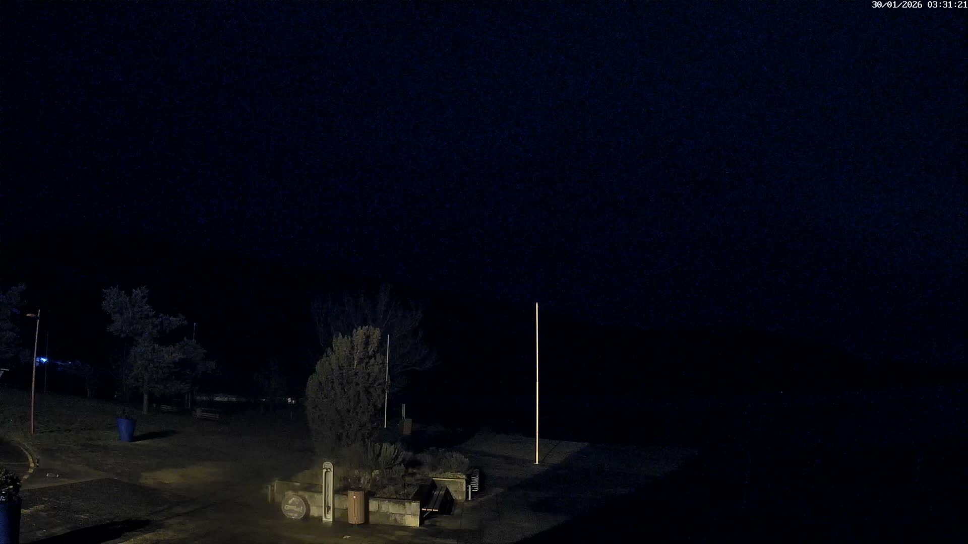 Montalieu-Vercieu, Vallée Bleue Base de Loisirs Leisure Park & Le Rhone River View Live Cam - Montalieu, Montalieu-Vercieu, La Tour-du-Pin, Isère, Auvergne-Rhône-Alpes, France