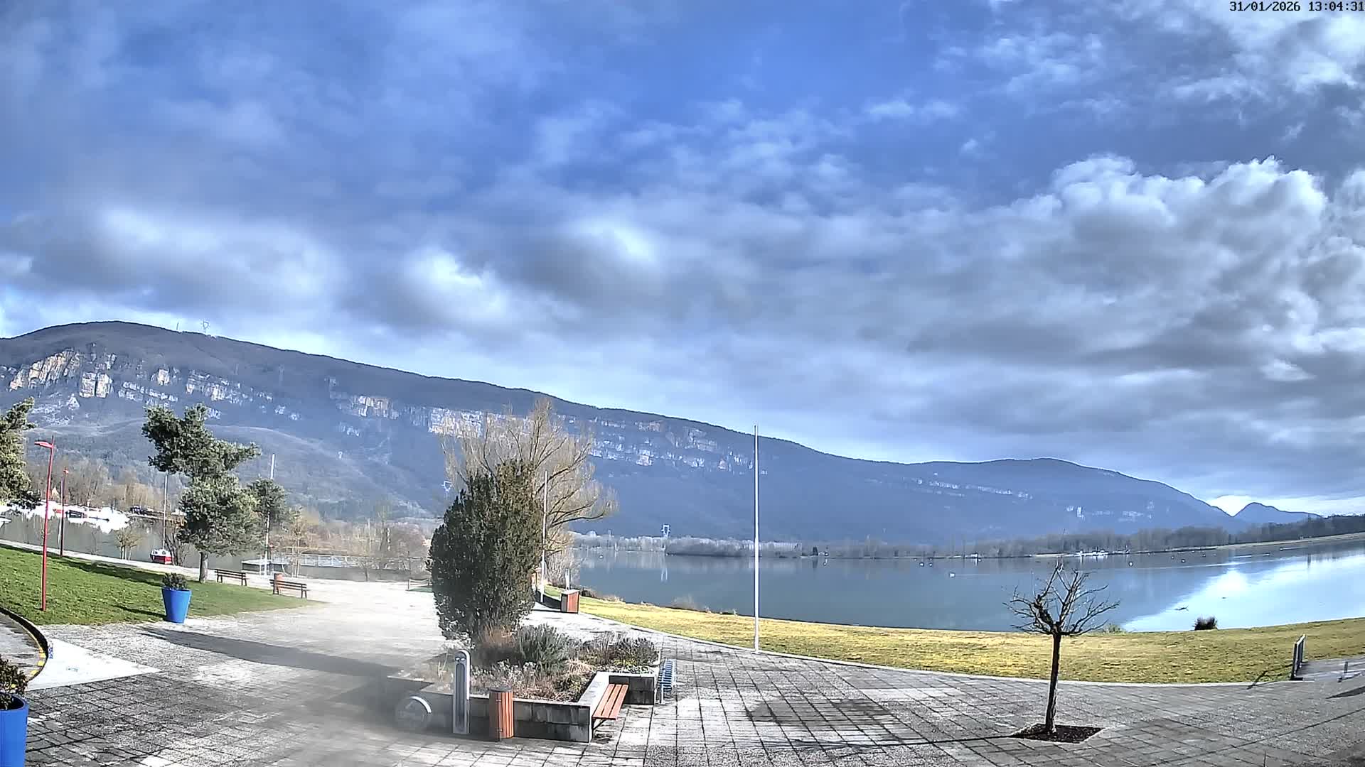 Montalieu-Vercieu, Vallée Bleue Base de Loisirs Leisure Park & Le Rhone River View Live Cam - Montalieu, Montalieu-Vercieu, La Tour-du-Pin, Isère, Auvergne-Rhône-Alpes, France