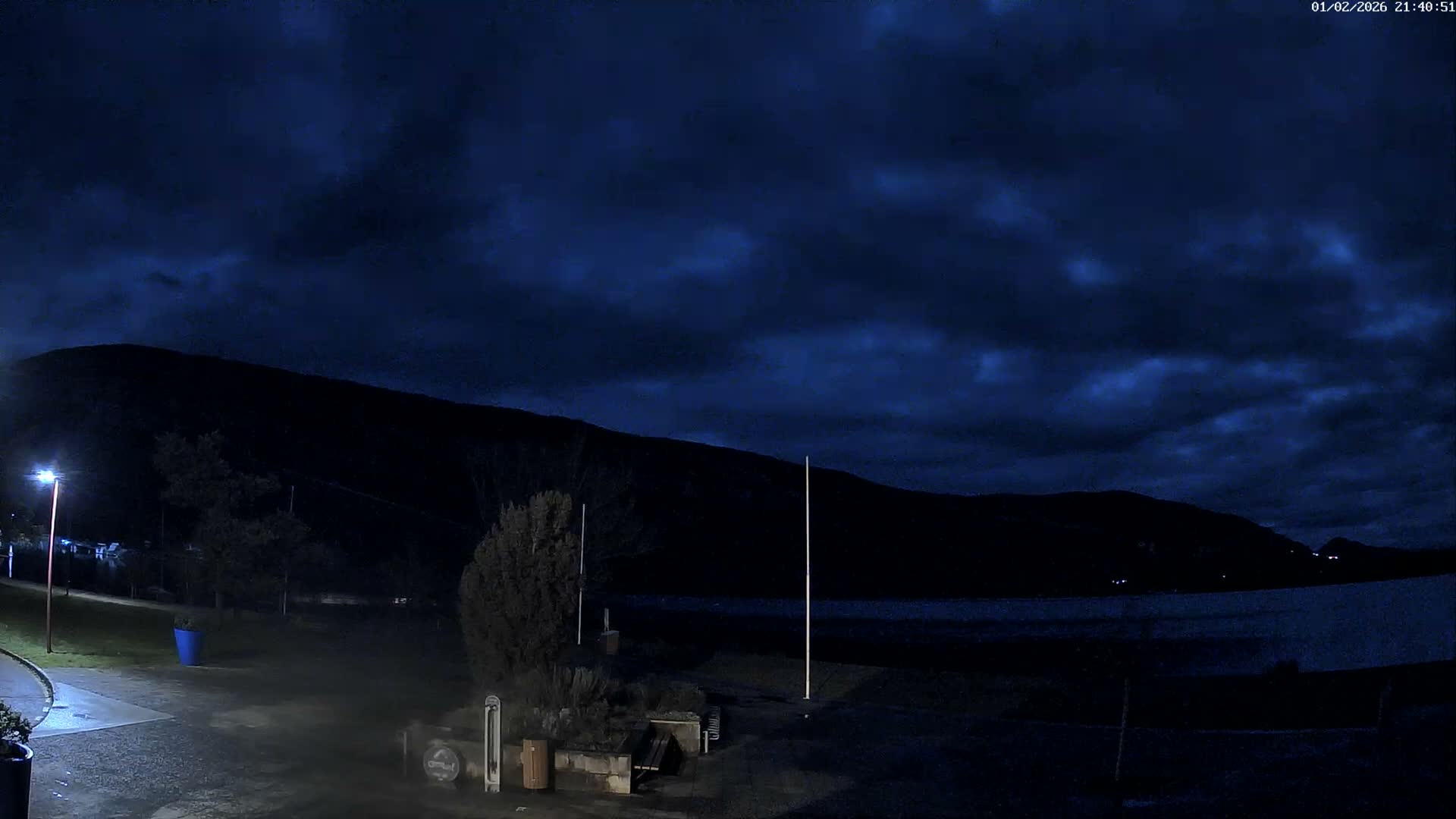 Montalieu-Vercieu, Vallée Bleue Base de Loisirs Leisure Park & Le Rhone River View Live Cam - Montalieu, Montalieu-Vercieu, La Tour-du-Pin, Isère, Auvergne-Rhône-Alpes, France