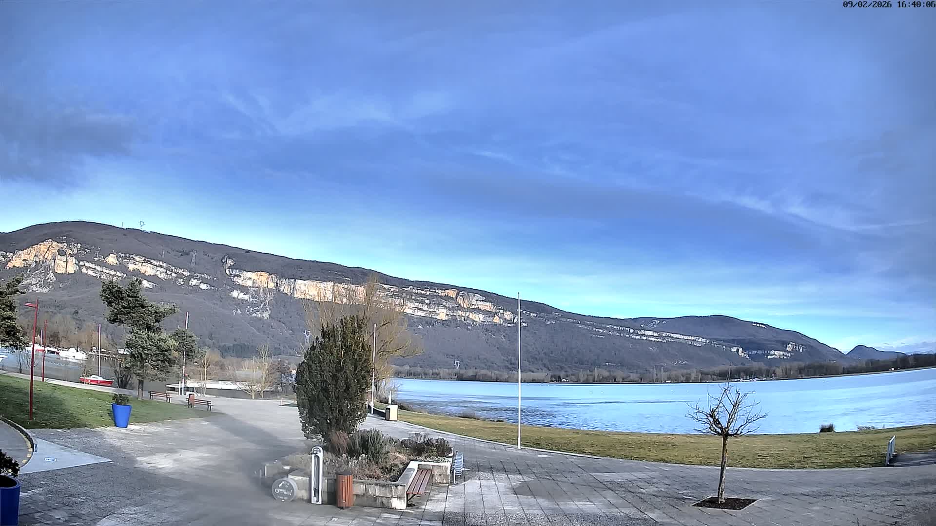 Montalieu-Vercieu, Vallée Bleue Base de Loisirs Leisure Park & Le Rhone River View Live Cam - Montalieu, Montalieu-Vercieu, La Tour-du-Pin, Isère, Auvergne-Rhône-Alpes, France