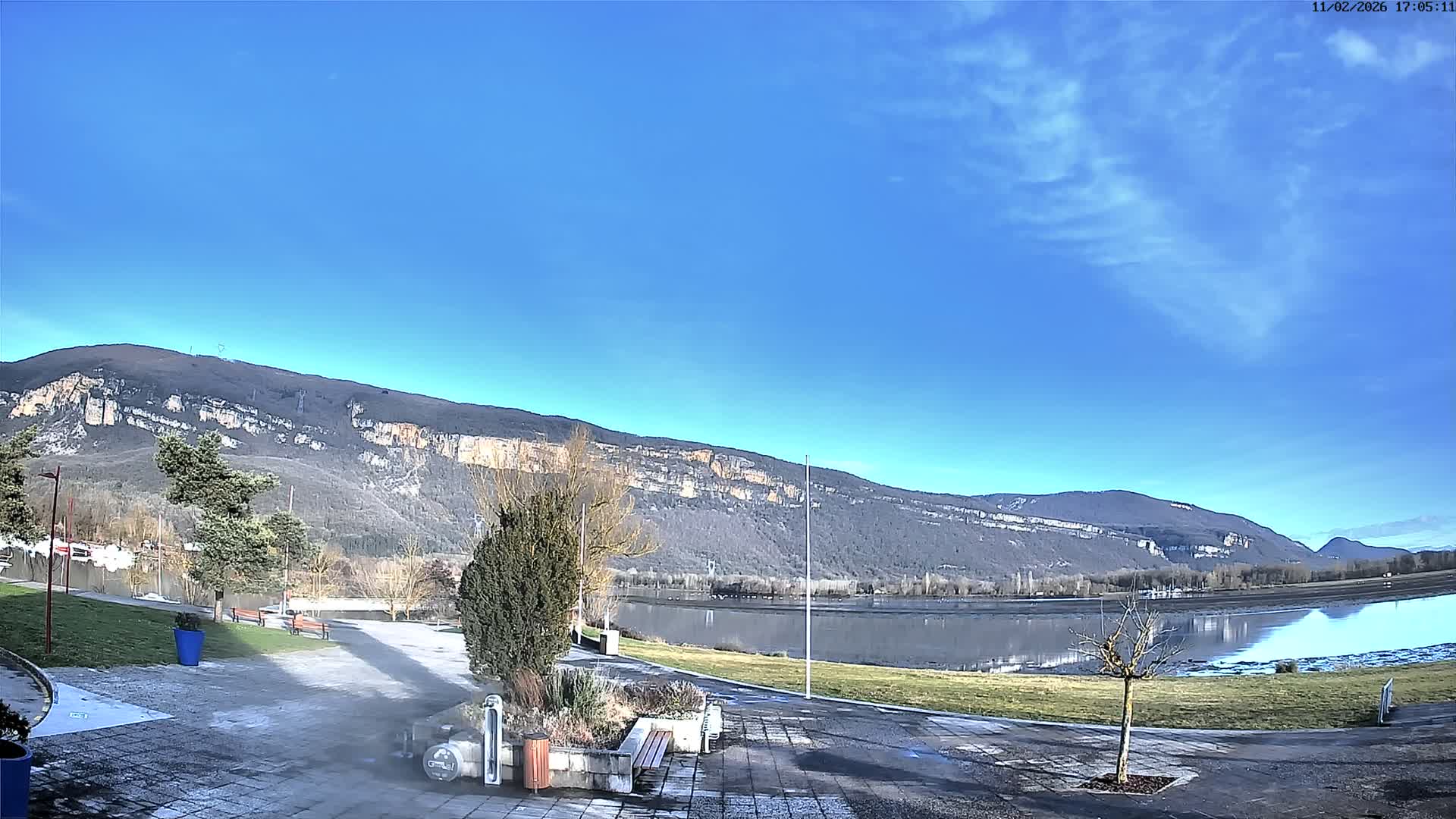 Montalieu-Vercieu, Vallée Bleue Base de Loisirs Leisure Park & Le Rhone River View Live Cam - Montalieu, Montalieu-Vercieu, La Tour-du-Pin, Isère, Auvergne-Rhône-Alpes, France