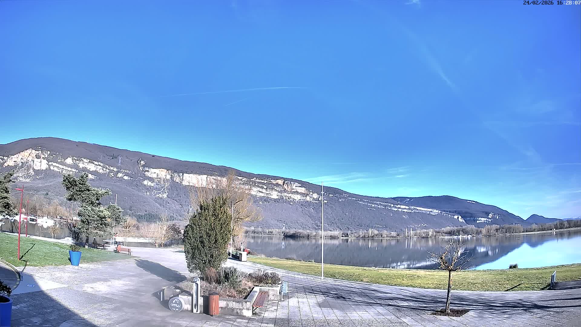 Montalieu-Vercieu, Vallée Bleue Base de Loisirs Leisure Park & Le Rhone River View Live Cam - Montalieu, Montalieu-Vercieu, La Tour-du-Pin, Isère, Auvergne-Rhône-Alpes, France