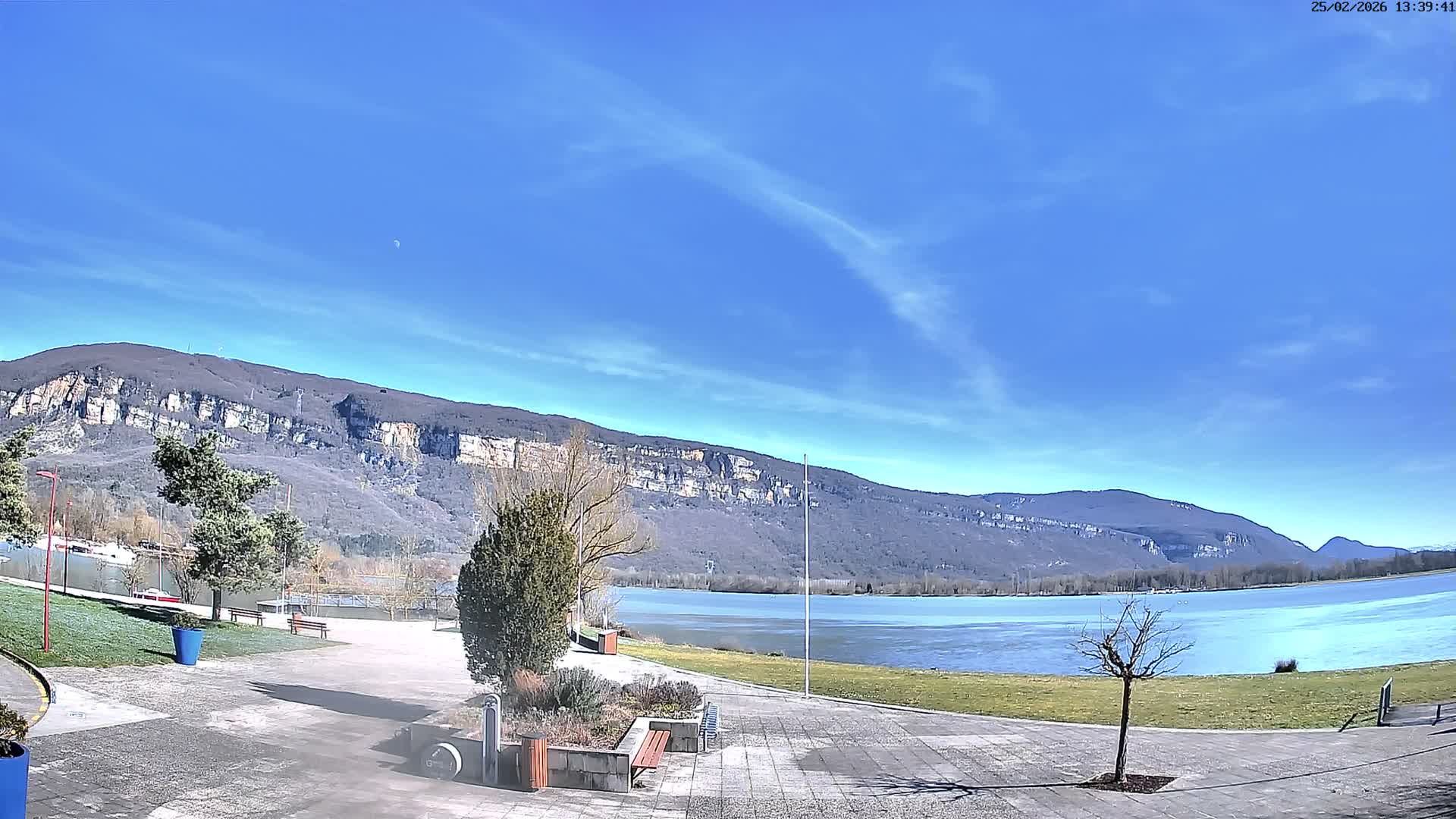Montalieu-Vercieu, Vallée Bleue Base de Loisirs Leisure Park & Le Rhone River View Live Cam - Montalieu, Montalieu-Vercieu, La Tour-du-Pin, Isère, Auvergne-Rhône-Alpes, France