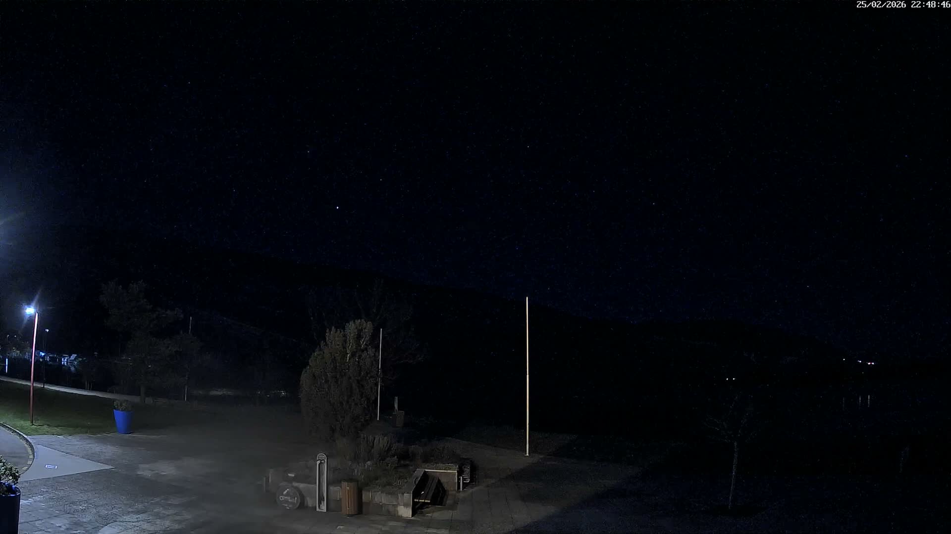Montalieu-Vercieu, Vallée Bleue Base de Loisirs Leisure Park & Le Rhone River View Live Cam - Montalieu, Montalieu-Vercieu, La Tour-du-Pin, Isère, Auvergne-Rhône-Alpes, France