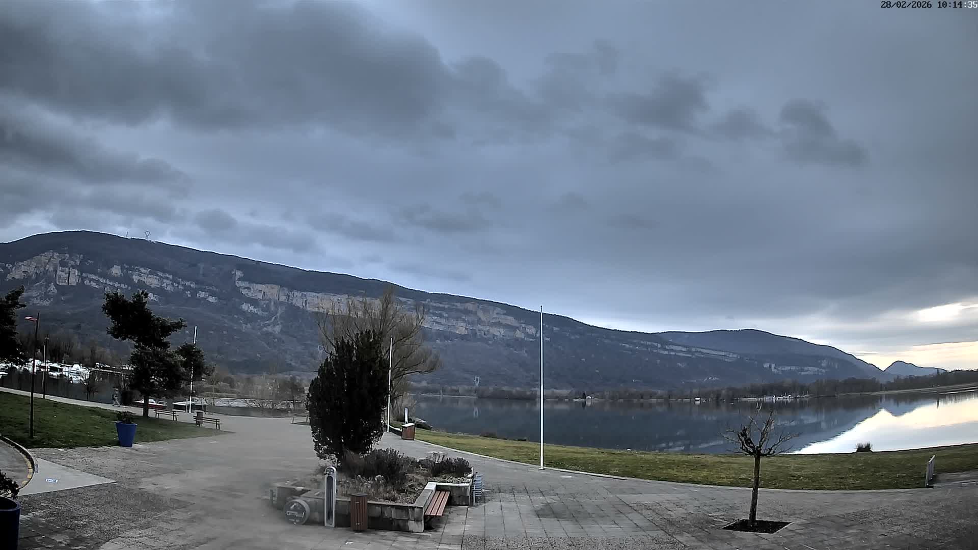 Montalieu-Vercieu, Vallée Bleue Base de Loisirs Leisure Park & Le Rhone River View Live Cam - Montalieu, Montalieu-Vercieu, La Tour-du-Pin, Isère, Auvergne-Rhône-Alpes, France