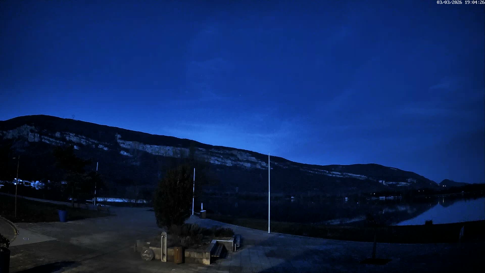 Montalieu-Vercieu, Vallée Bleue Base de Loisirs Leisure Park & Le Rhone River View Live Cam - Montalieu, Montalieu-Vercieu, La Tour-du-Pin, Isère, Auvergne-Rhône-Alpes, France