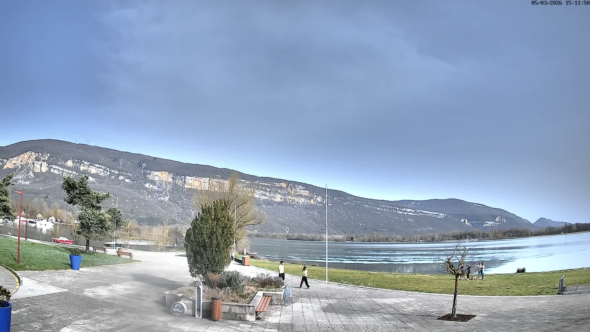 Montalieu-Vercieu, Vallée Bleue Base de Loisirs Leisure Park & Le Rhone River View Live Cam - Montalieu, Montalieu-Vercieu, La Tour-du-Pin, Isère, Auvergne-Rhône-Alpes, France