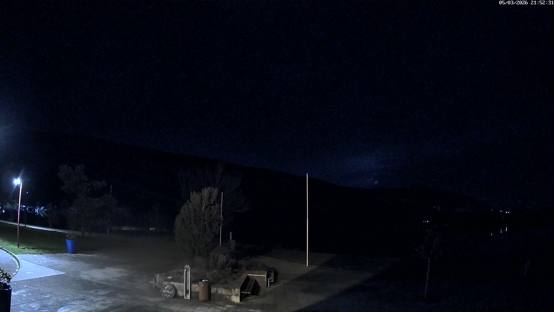 Montalieu-Vercieu, Vallée Bleue Base de Loisirs Leisure Park & Le Rhone River View Live Cam - Montalieu, Montalieu-Vercieu, La Tour-du-Pin, Isère, Auvergne-Rhône-Alpes, France