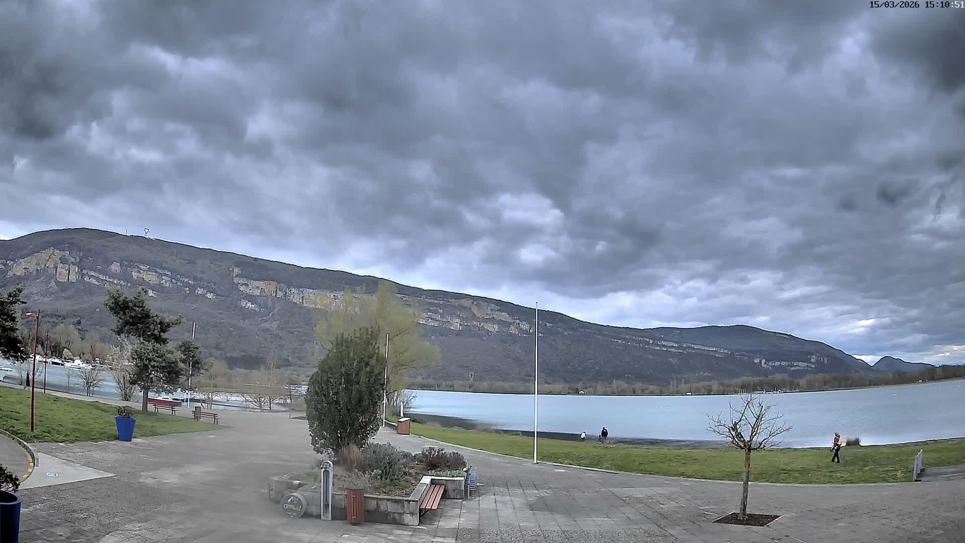 Montalieu-Vercieu, Vallée Bleue Base de Loisirs Leisure Park & Le Rhone River View Live Cam - Montalieu, Montalieu-Vercieu, La Tour-du-Pin, Isère, Auvergne-Rhône-Alpes, France