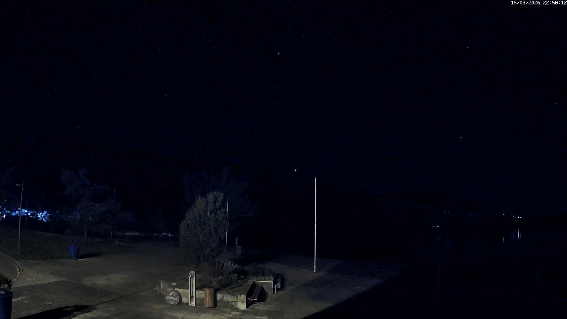 Montalieu-Vercieu, Vallée Bleue Base de Loisirs Leisure Park & Le Rhone River View Live Cam - Montalieu, Montalieu-Vercieu, La Tour-du-Pin, Isère, Auvergne-Rhône-Alpes, France