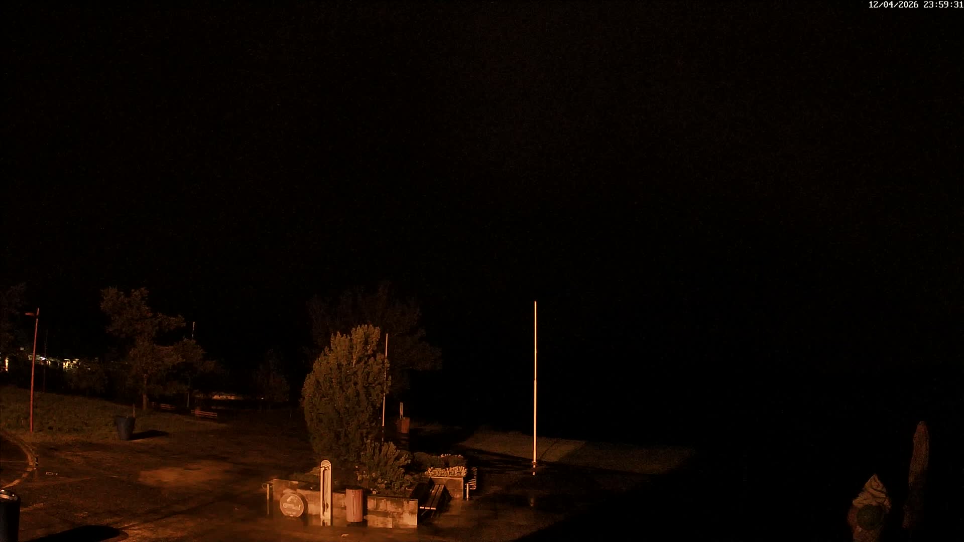 Montalieu-Vercieu, Vallée Bleue Base de Loisirs Leisure Park & Le Rhone River View Live Cam - Montalieu, Montalieu-Vercieu, La Tour-du-Pin, Isère, Auvergne-Rhône-Alpes, France